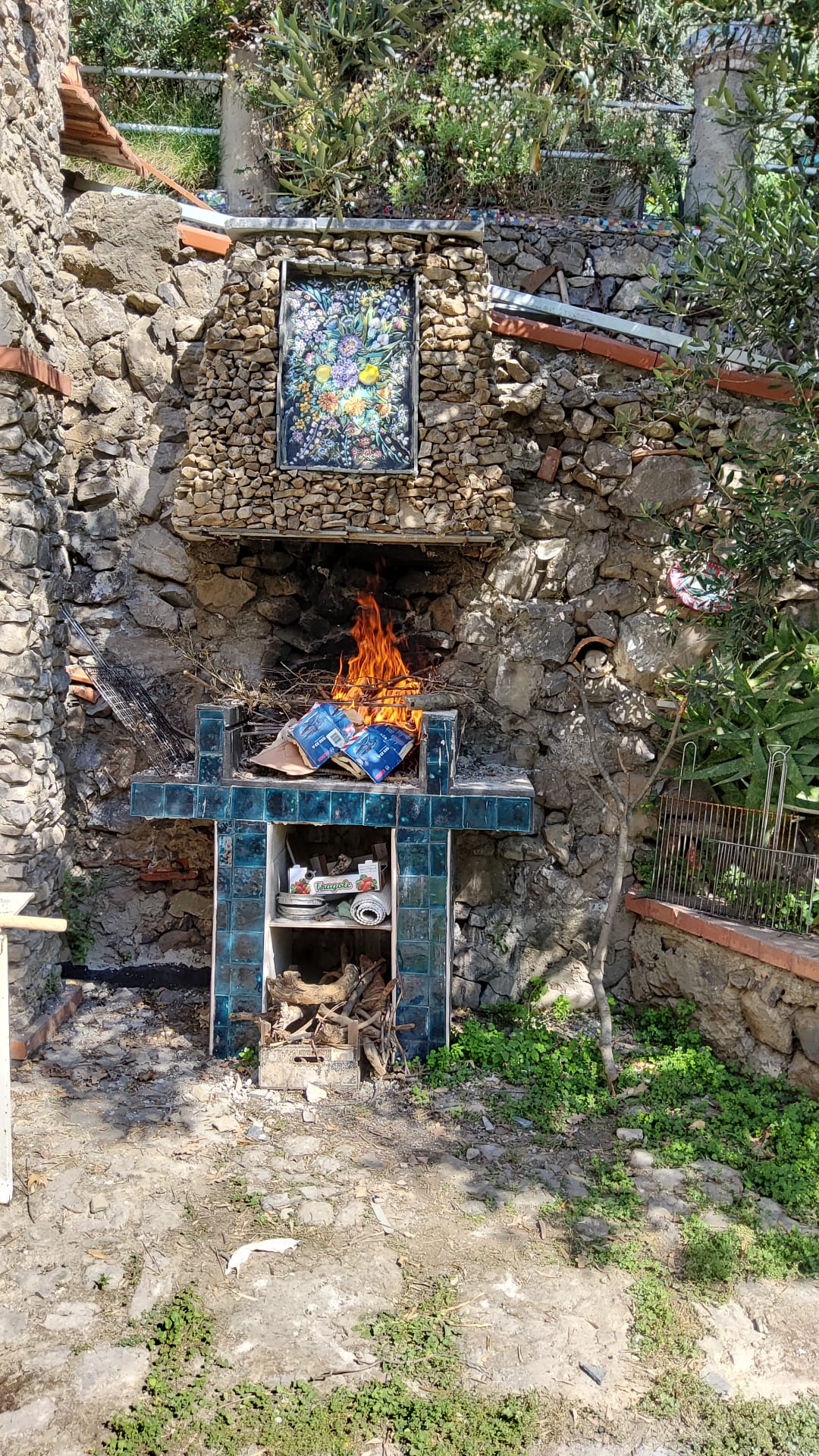 Opera d'arte in mosaico e ceramica del Dott. Aucello